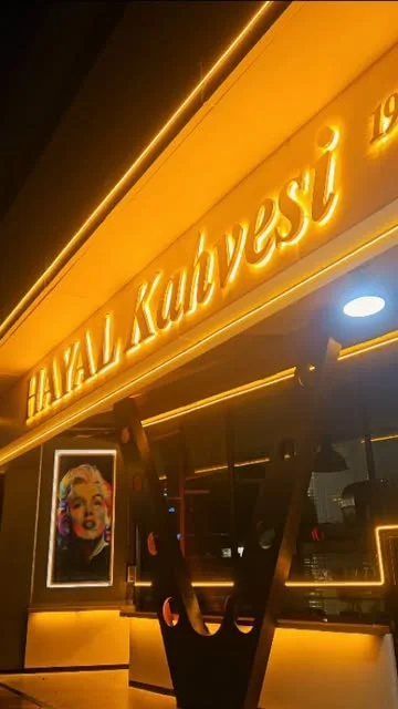 A-PLUS Reklam — Kahve mağazası ışıklı tabelası, Instagram gönderi kapağı