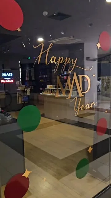 A-PLUS Reklam — Vitrin giydirme uygulaması, Instagram gönderi kapağı